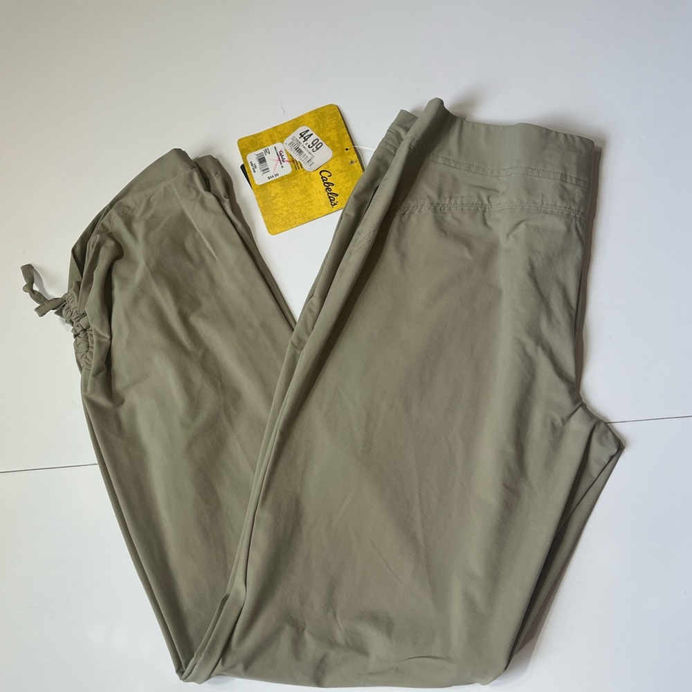 Cabela’s women’s Triune pants size 6